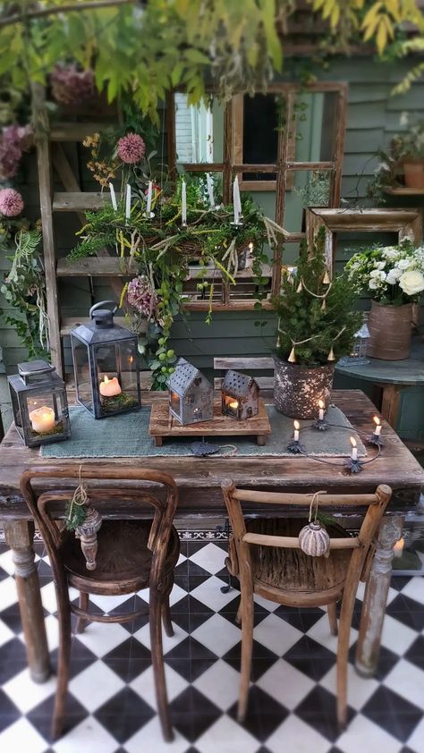 Witchy She Shed, Cabin Porch, Back Porches, Garden Inspo, Shed Ideas, Outdoor Room, Outside Living, Set The Table, Rustic Living