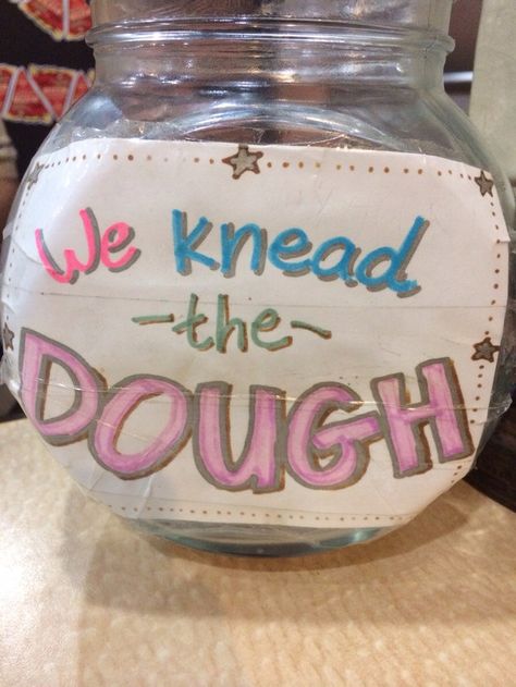 This pizzeria pun. | 27 Tip Jars That Are Too Clever To Resist Tips Jar Ideas Funny, Tip Jar Ideas, Pizza Bites Appetizer, Funny Tip Jars, Sausage Flatbread, Funny Tips, Jar Stickers, Savings Jar, Tip Jar