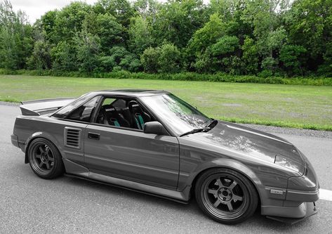 Kenny Williams on Instagram: “Shouldn't matter if your black or white..... or green. Just love!   #toyotamr2 #toyota #mr2 #classic #aw11 #oldschoolimported #jdm #jdmlife…” Aw11 Mr2 Toyota, Aw11 Mr2, Toyota Mr2 Aw11, Toyota Vehicles, Mr 2, Pretty Bike, Toyota Mr2, Black Bike, Weird Cars