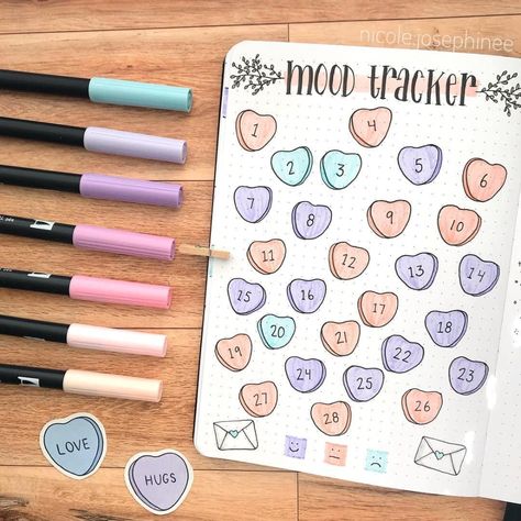 Falling into a bad mood can happen quickly and last all day if you aren't careful -- but there is a good way to focus on getting out of that funk by using a bullet journal mood tracker! A mood tracker will help you focus on your attitude so you don't let it control you so easily, and it's helpful to see your emotional patterns over time. Here are some fun ideas for ways you can integrate a mood tracker into your bullet journal! #bulletjournalmoodtracker #moodtrackerideas #bulletjournalselfcare February Mood, Bullet Journal Mood Tracker, February Bullet Journal, January Bullet Journal, Bullet Journal Ideas Templates, Creating A Bullet Journal, Bullet Journal Mood Tracker Ideas, Bullet Journal Paper, Bullet Journal Tracker