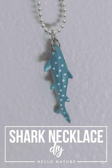 Shark necklace DIY - step by step Photo tutorial - Schritt für Schritt Bildanleitung Shark Diy, Shark Awareness, Shark Crafts, Shark Jewelry, Shark Craft, Happy Shark, Diy Step, Shark Necklace, Shark Gifts