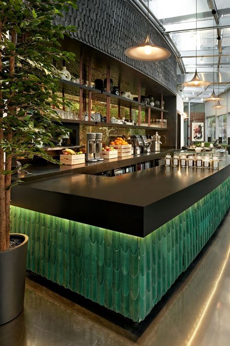 Bright and dark colours can make a bold statement, and this bar is no exception! Our designers went out and beyond, when they were designing this excquisite space! #diningdecorideas #homediningroom #decorfordiningroom designtipsinterior #christmasdecorations #christmasdecor Emerald Green Bar, Bar Counter Design, Pub Design, Design Café, Bar Inspiration, Green Bar, Home Coffee Bar, Counter Design, Space Interiors