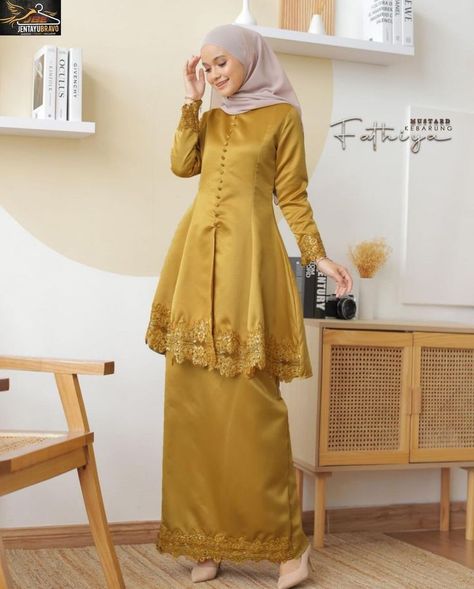 Bridesmaid Melayu, Dress Melayu, Kebaya Malaysia, Baju Bridesmaids, Kebaya Bridesmaid, Model Dress Kebaya, Eid Fashion, Kebaya Modern Dress, Nikah Dress