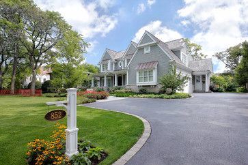 Flagstone Driveway, Front Yard Parking, Cabin Driveway, Home Driveway, Asphalt Driveway, Driveway Ideas, Front Walkway, Driveway Design, Driveway Landscaping