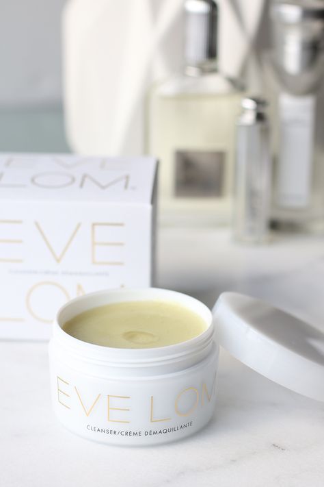 Eve Lom's Cleanser is the best makeup remover I've ever used. Very hydrating too - full review here!  #EveLom #EveLomCleanser #CleansingBalm Good Sunscreen For Face, Best Makeup Remover, Winter Skincare, Eve Lom, The Best Makeup, Beauty Storage, Winter Skin Care, Exfoliating Scrub, Winter Skin