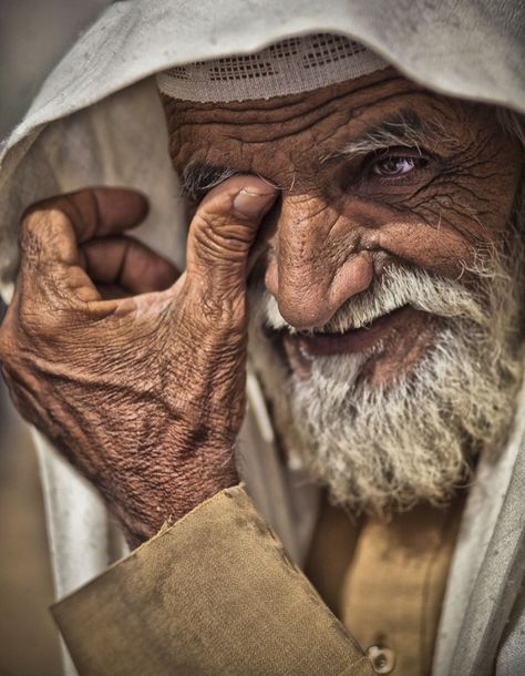 Old Man Face, Old Faces, Arab Men, Foto Art, In Arabic, Human Face, Many Faces, Old Age, Old People