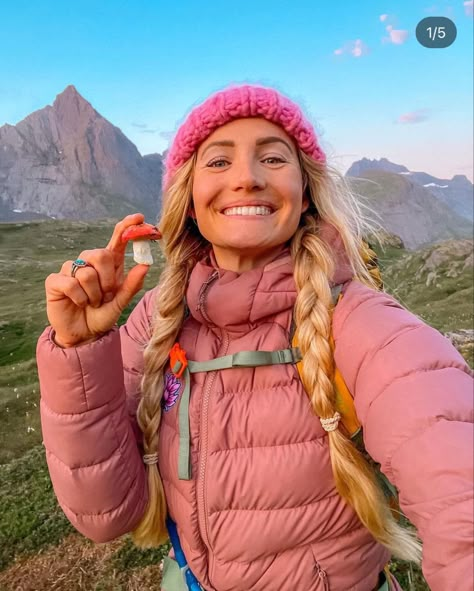 Functional Pink Outerwear For Hiking, Pink Granola Girl Aesthetic, Granola Girl Aesthetic Winter, Gronala Girl Astetic, Granola Girl Instagram, Bright Winter Outfits, Hiking Fits, Bright Winter, Granola Girl