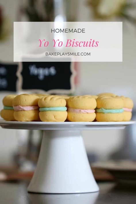 Yoyo Biscuits, Yo Yo Biscuits, Custard Biscuits, Custard Cookies, Australia Food, Biscuit Bake, Australian Food, Biscuits Recipe, Biscuit Cookies