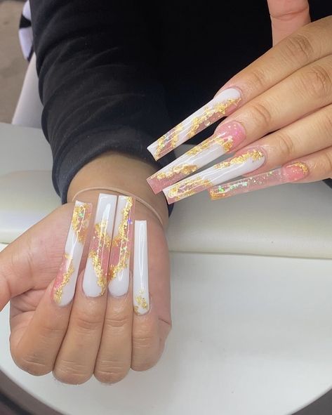 Extendo Nails, White Nails With Gold, Future Nails, Poppin Nails, Acrylic Nail Set, Long Acrylic Nail Designs, Diy Acrylic Nails, Glow Nails, Glamorous Nails