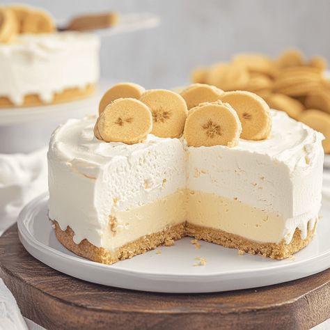 Banana Flavored Desserts, No Bake Banana Pudding Cheesecake, Cheesecake Recipes Easy No Bake, Cheesecake Recipes Easy, Vanilla Wafer Crust, Banana Cream Cheesecake, Bake Banana, No Bake Banana Pudding, Banana Cream Pudding