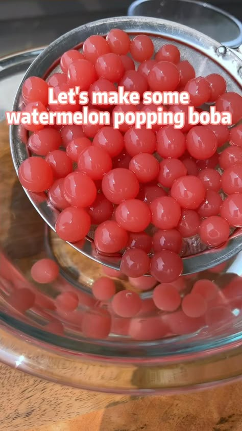 Click the link to see detailed recipe on my blog 😆 (It says “strawberry popping boba” in the caption, but you can substitute the strawberry juice with the same amount of watermelon juice or any other drinks you like.) Watermelon Boba, Strawberry Popping Boba, Boba Recipe, Makanan Rendah Kalori, Popping Boba, Bubble Tea Recipe, Fun Drink Recipe, Dessert Vegan, Kawaii Cooking