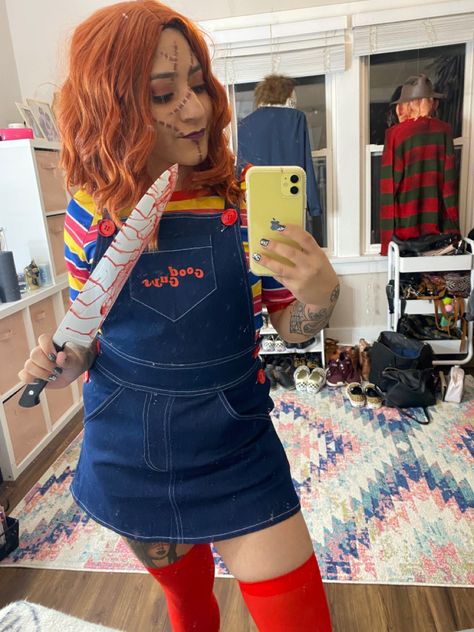 Horror Girl Halloween Costumes, Female Chucky Cosplay, Chunky Costume Women, Chucky Female Costume, Chucky Girl Costume, Halloween Chucky Costume, Chucky Costume Female, Chucky Die Mörderpuppe, Halloween Costume Chucky