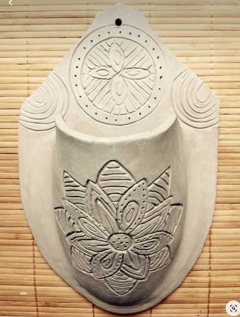 Ceramic Garden Art Sculpture, Ceramic Wall Pockets Ideas, Ceramic Wall Vase, Ceramic Wall Pocket, Clay Wall Pockets, Wall Pocket Ideas, Ceramic Wall Art Sculpture, Pottery Wall Art, Wall Mounted Vase