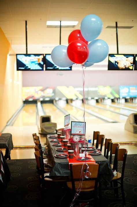 Cute Bowling Themed Birthday Party via Kara's Party Ideas Kara'sPartyIdeas.com Kids Bowling Party Ideas, Bowling Themed Birthday Party, Bowling Alley Party, Kids Bowling Party, Bowling Party Decorations, Idea Cake, Kids Bowling, Fun Bowling, Trendy Party Decor