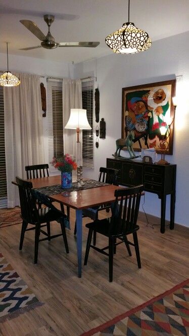 Grunge Dining Room, Alternative Apartment, Eclectic Dining Room, Eclectic Dining, Apartment Dining Room, Apartment Dining, Middle Class, Cozy Apartment, Small Living Rooms