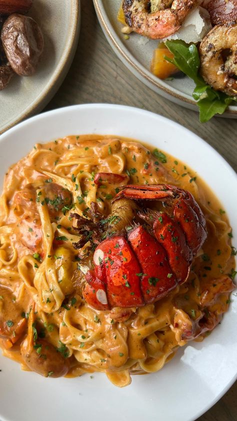 Lobster Linguini Recipe, Pasta And Lobster, Pasta Lobster, Lobster Linguine, Lobster Pasta, Dessert Restaurants, Cajun Food, Handmade Pasta, Seafood Pasta