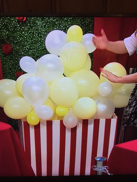 Popcorn box decoration with balloon popcorn. Stripes with duct tape Popcorn Day Decoration, Talent Show Decorations, Kids Got Talent, Ice Show, Hollywood Red Carpet, Popcorn Box, Family Night, Talent Show, 7th Birthday