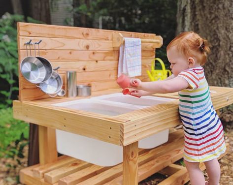 Montessori In Real Life on Instagram: “Happy 2nd birthday, sweet girl! 🥳 You are beyond loved. 💞 Big thanks to Dada for building this amazing outdoor kitchen / water table for…” Montessori Garden, Montessori Environment, Montessori Playroom, Montessori Room, Easter Baskets For Toddlers, Independent Play, Montessori Classroom, Montessori School, Learn To Count