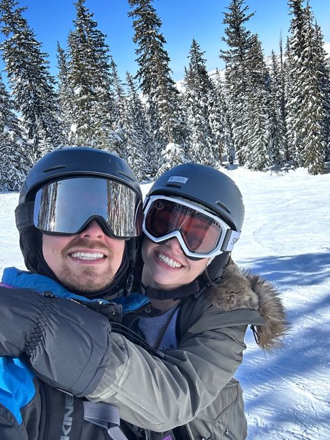 Ski date Snow Honeymoon, Ski Trip Aesthetic, Relationship Board, Snowboarding Videos, Saint Moritz, Skiing Aesthetic, Snow Trip, Colorado Skiing, Ski Holidays