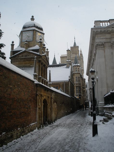 Cambridge Motivation, Cambridge University Aesthetic, Cambridge Aesthetic, Oxford Aesthetic, Vacation Board, Ninth House, University Housing, Honeymoon Night, England Aesthetic