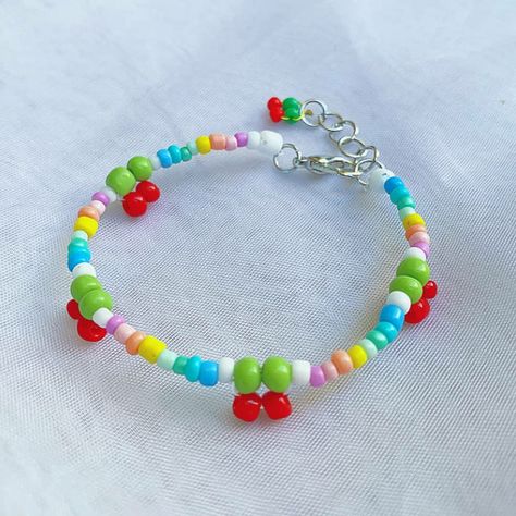 Diy Bracelet Designs, Beads Bracelet Design, Beaded Bracelets Diy, Themed Jewelry, Beaded Accessories, Beaded Jewelry Diy, Clay Beads, Bracelet Designs, Diy Bracelets