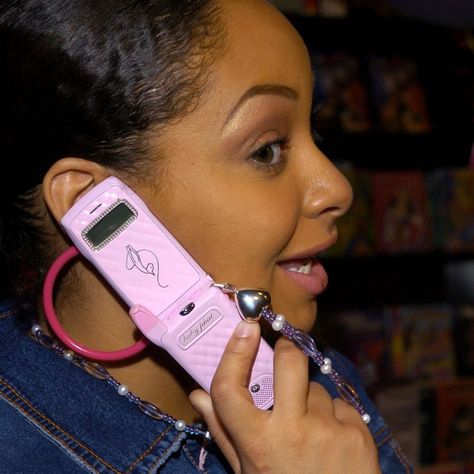 Look what I just found on Depop 🙌 https://depop.app.link/RWHHNfhX5ab Flip Phone 2000s Aesthetic, Flip Phone 2000s, Baby Phat 2000s, 2000s Phone, Flip Phone Aesthetic, 2000s Baby, Raven Symone, That's So Raven, Motorola Phone