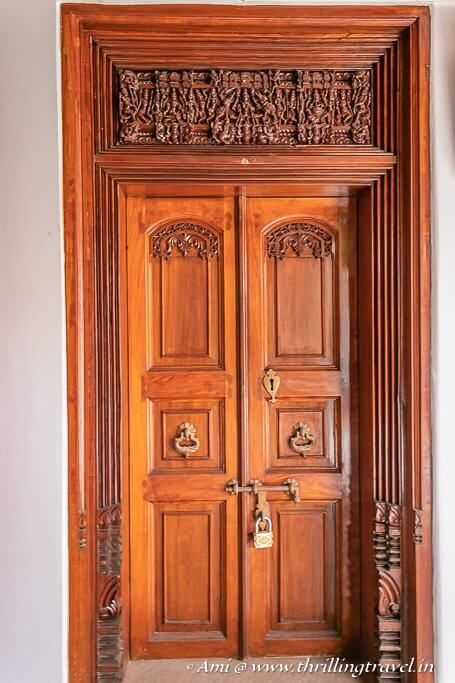 Kerala Wooden Doors, Kerala House Front Door Design, Chettinad Door Designs, Front Double Door Design Wood Kerala, Traditional Doors Indian, Exterior Door Frame, Chettinad House, Engagement Invite, Wooden Double Doors