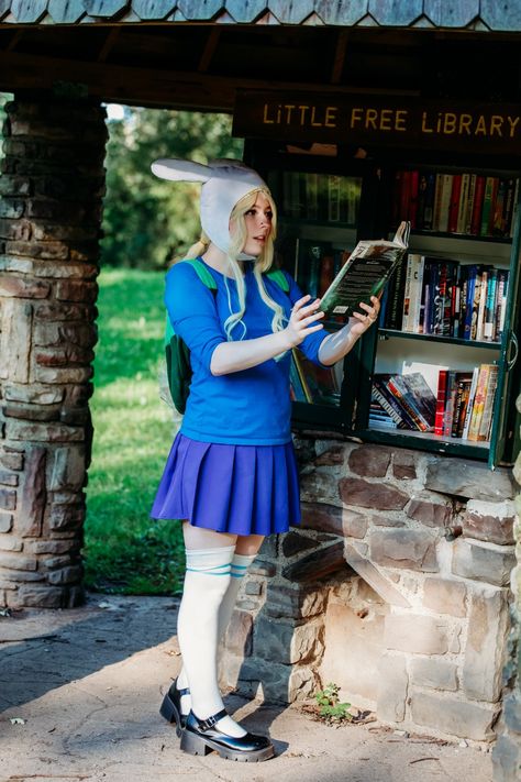 Fionna The Human 💚💙 Fionna The Human, Cosplay Photoshoot, People Dress, Adventure Time, Cartoon Characters, A Photo, Dress Up, Human, Quick Saves