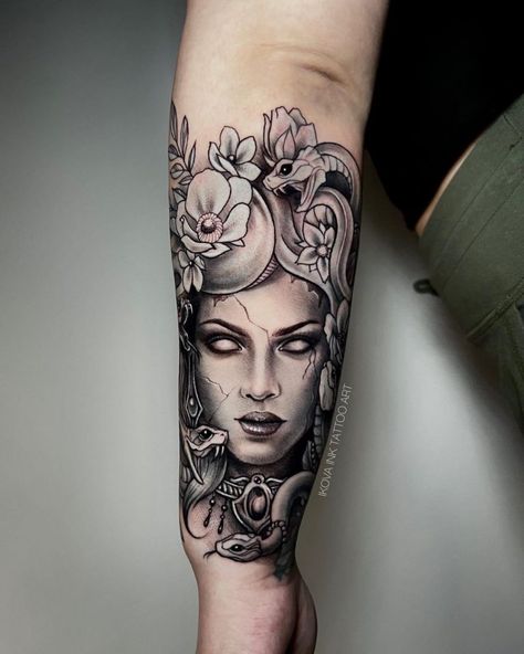 24 Medusa Tattoos for Mythology Buffs in 2021 - Small Tattoos & Ideas Medusa Tattoo Without Snakes, Medusa Art Tattoo, Beautiful Medusa Tattoo, Versace Tattoo, Empowerment Tattoo, Pelvic Tattoos, Medusa Tattoos, Small Tattoos Ideas, Classy Tattoos For Women