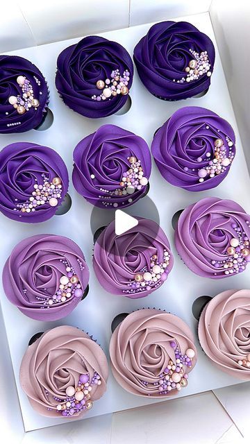 Ombré Cupcakes, Buttercream Rosettes, Rosette Cupcakes, Ombre Cake, Glass Diy, Cupcake Frosting, Stained Glass Diy, Party Time, All Time