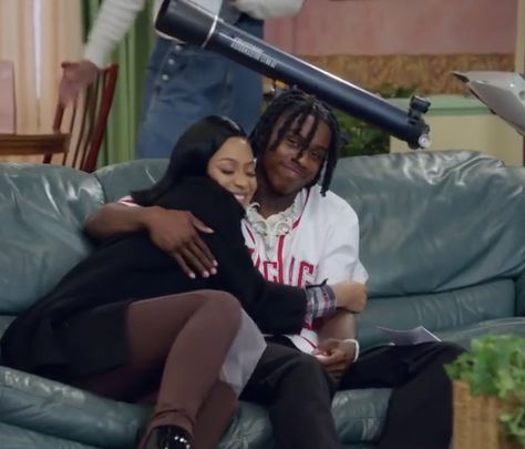 Polo G With Girlfriend, Polo G And Crystal, Polo G Martin And Gina Lyrics, Polo G Martin And Gina, Funny Polo G Pictures, Polo G Gif, Chalynnmonee And Polo G, Polo G With Money, Wallpaper Rap