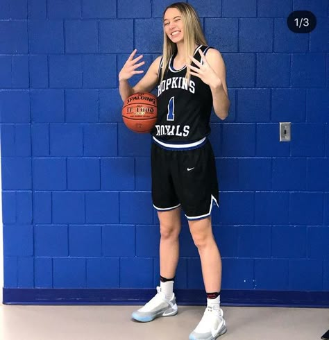 Pagie Bueckers, Volleyball Athlete, College Athlete, Basketball Girlfriend, Uconn Womens Basketball, Basketball Girl, Paige Bueckers, Future Girlfriend, Women Basketball