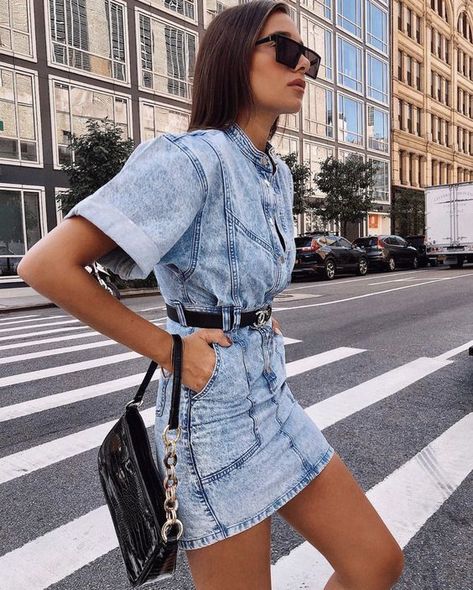 The Perfect Denim Mini Dresses To Add To Your Wardrobe This Spring Acid Wash Dress, Denim Dress Outfit, Casual Denim Dress, Perfect Denim, Acid Wash Jeans, Acid Wash Denim, Denim Trends, Denim Mini Dress, La Fashion