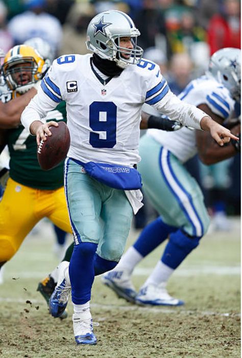 Tony Romo Tony Romo Dallas Cowboys, American Football Shoes, Cowboy Football, Cowboys Wallpaper, Dallas Cowboys Images, Nfl Pictures, Cowboys Players, Dallas Cowboys Gear, Dallas Cowboys Wallpaper