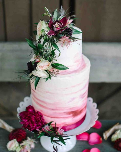 The Prettiest Ombré Wedding Cakes for Couples Who Love Color | Martha Stewart Weddings - Sweet Lola used varying shades of red—including blush, magenta, and crimson—to create this blended ombré look. #ombre #weddinginspiration #weddingcake #cakeinspiration Wedding Cake With Flowers, Wedding Cake Ombre, Summer Camp Wedding, Cake With Flowers, Ombre Wedding, Ombre Cake, Floral Wedding Cakes, Pink Wedding Cake, Camp Wedding