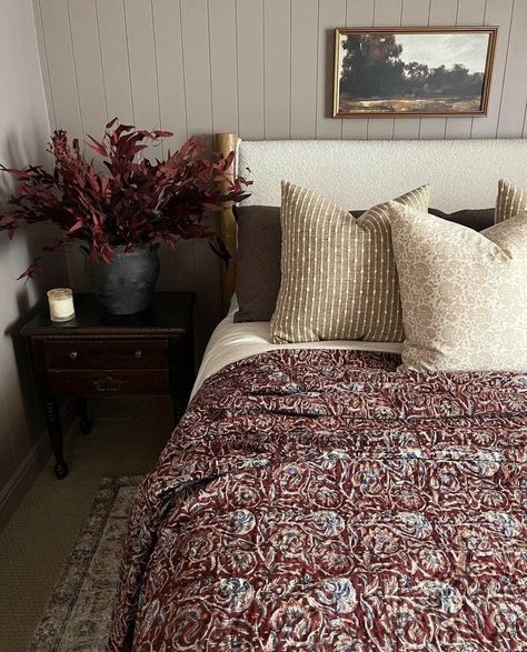 Windowpane Quilt, Burgundy Room, Burgundy Bedding, Burgundy Bedroom, Burgundy Decor, Pretty Bedroom, Decoration Inspiration, House Room, Master Bedrooms Decor