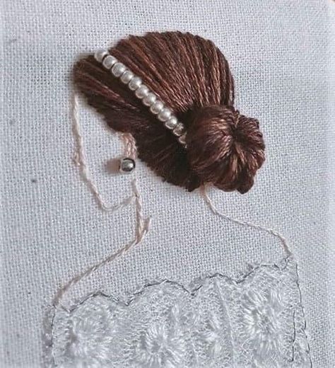 Princess Embroidery, Silk Ribbon Embroidery Patterns, Embroidery Hoop Wall Art, Wedding Embroidery, Handmade Hair Clip, Diy Embroidery Patterns, Hand Embroidery Projects, Creative Embroidery, Handwork Embroidery Design