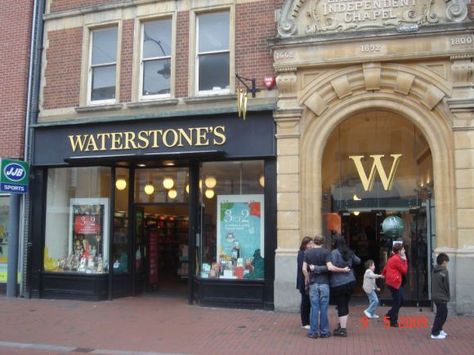 Waterstones, London Paradise City, Healthy Prawn Recipes, Healthy Food List, Shop Fronts, Healthy Eating For Kids, Home Libraries, Kids Diet, Store Front, Week Meal Plan