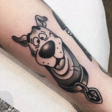 Scooby Doo Tag Tattoo, Simple Scooby Doo Tattoo, 90s Cartoon Tattoo Designs, Scooby Tattoo, Scooby Doo Tattoo Ideas, Scooby Doo Tattoo, Him And Her Tattoos, Siren Tattoo, Adventure Tattoo