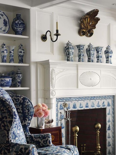 Blue And White Tile Fireplace, Delft Blue Decor, Delft Tile Fireplace, Delft Fireplace Surround, White Sitting Room, Sunroom Remodel, Blue & White Lamp, Tiles Living Room, Chateaux Interiors