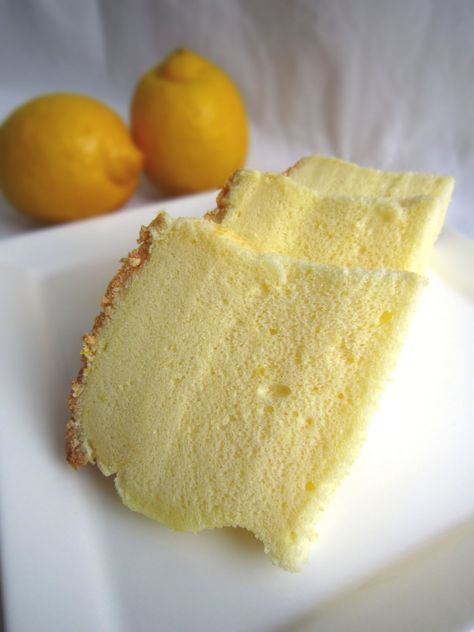 Spong Cakes, Ogura Cake, Lemon Chiffon Cake, Mascarpone Dessert, Lemon Cakes, Savory Cakes, Sponge Cakes, Light Cakes, Lemon Chiffon