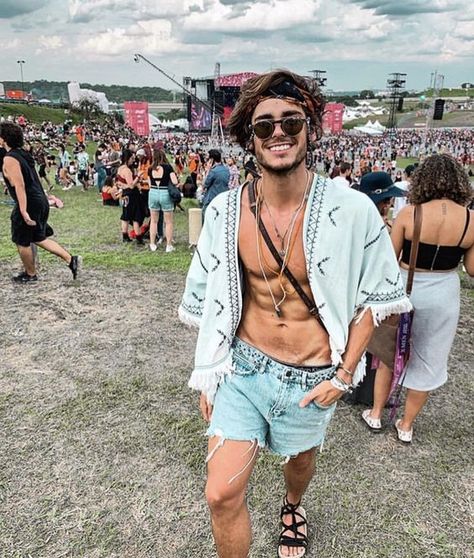 Coachella Looks Men, Men Cochella Outfits Festival Style, Men's Coachella Outfit, Festival Outfits Man, Tuluminati Outfit Hombre, Cochella Outfits 2022 Men, Lollapalooza Outfit Ideas Men, Man Festival Outfit, Boy Festival Outfit