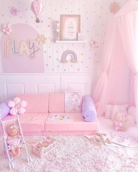 Lineth Gonzalez 💎✨💋🦄🌈💖🌹☄🌟 (@linethglz) • Instagram photos and videos Rainbow Princess Bedroom, Pastel Toddler Girl Room, Pink Barbie Bedroom, Cute Desks For Bedrooms, Pastel Toddler Room, Desks For Bedrooms, Amelie Room, Pastel Rainbow Bedroom, Rainbow Bedroom Ideas Kids