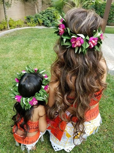 Moana Flower Crown, Moana Crown, Moana Flower, Tropical Flower Crown, Disney Moana Birthday Party, Moana Birthday Party Ideas, Sky Meets The Sea, Luau Party Food, Moana Birthday Party Theme