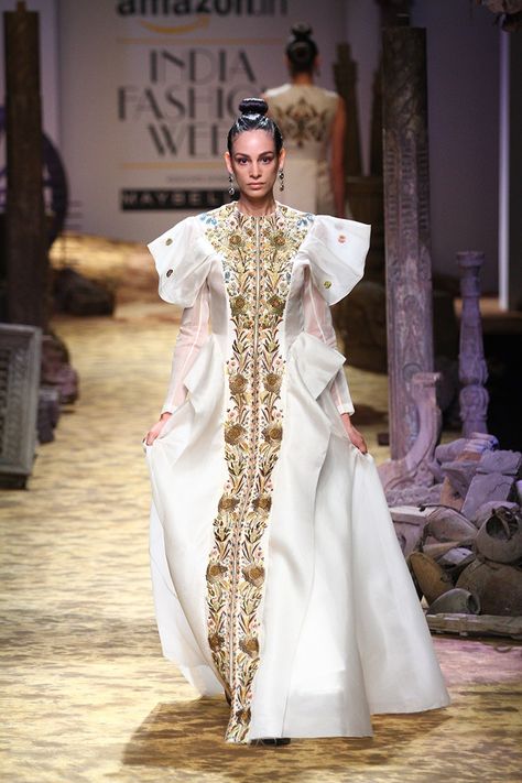 Nirvana Dress, Samant Chauhan, India Fashion Week, Amazon India, Vogue India, India Fashion, Spring Summer 2017, Matching Dresses, Fashion Week Spring