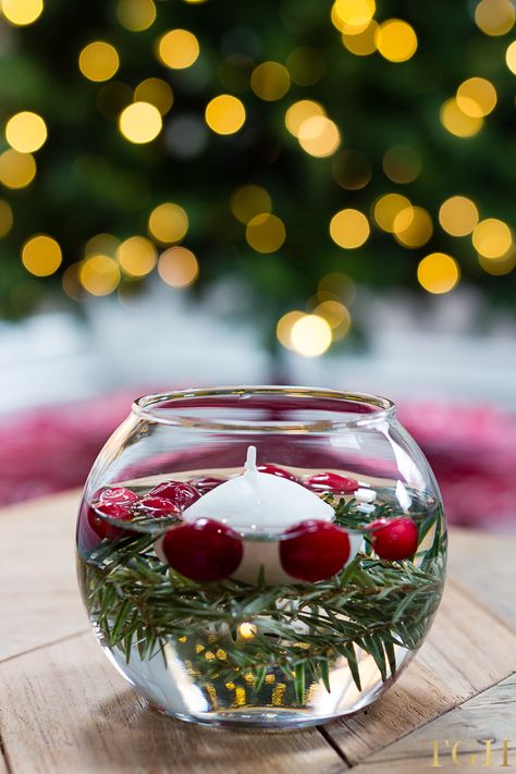 DIY Christmas Decorations Easy. DIY Christmas Decorations for Home. DIY Christmas Decorations Dollar Store. DIY Holiday Decorations Winter. Floating Candle Centerpieces DIY. #diyproject #holidaydecor #christmasdecorating Easy Christmas Floral Centerpieces, Holiday Party Table Decor Centerpiece Ideas, Dollar Store Christmas Table Decor, Christmas Decorations Easy Diy, Christmas Centerpieces For Table, Floating Candle Centerpieces Diy, Art Floral Noel, Diy Christmas Decorations Dollar Store, Diy Floating Candles