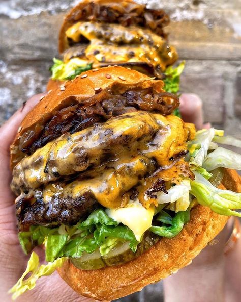 #burgerorder on Instagram: “#burgerorder | 📷: @ks_ate_here at home wid my @macandwild VENIMOO @BURGER HOME KIT and smashing out BEEF AND VENISON DOUBLE CHEESEBURGERS…” Double Cheeseburgers, Hamburger Sandwich, Burger Order, Double Cheeseburger, Num Num, Food Travel, I Am Game, Travel Food, Cheeseburger