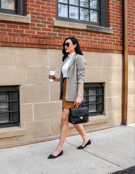 Wearing all the fall staples in this workwear look: plaid blazer, white sleeveless turtleneck, tan suede miniskirt, and black pointed toe flats. Tap on the photo to shop my look❤️ Black Loafers Outfit Work, Pointed Toe Flats Outfit, Pointed Flats Outfit, Loafers Outfit Work, Black Flats Outfit, White Sleeveless Turtleneck, Flats Outfit Work, Neutral Business Casual, Black Loafers Outfit