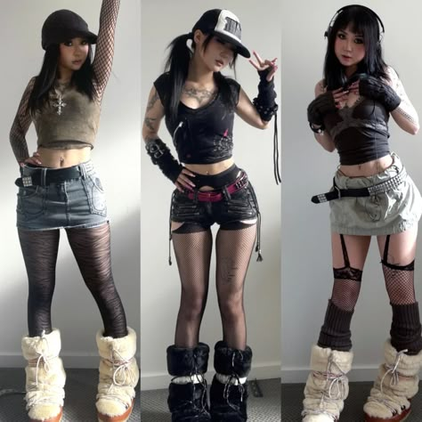 Grunge Outfits With Boots, Faux Fur Clothes, Grunge Outfits Accessories, Y2k Snow Boots, Styling Snow Boots, Grunge Y2k Skirt, Aesthetic Outfits Alt, Snow Boots Outfit Y2k, Flare Winter Outfit