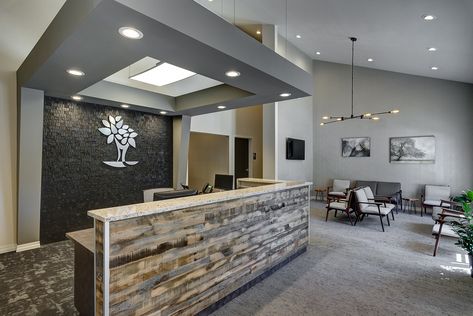 Dental Office Waiting Room Ideas, Dr Office Design, Medical Office Design Waiting Area Reception Desks, Dental Front Office Design, Office Waiting Area Seating, Dental Office Reception Area, Office Lobby Design Waiting Area, Medical Front Desk, Medical Office Design Waiting Area